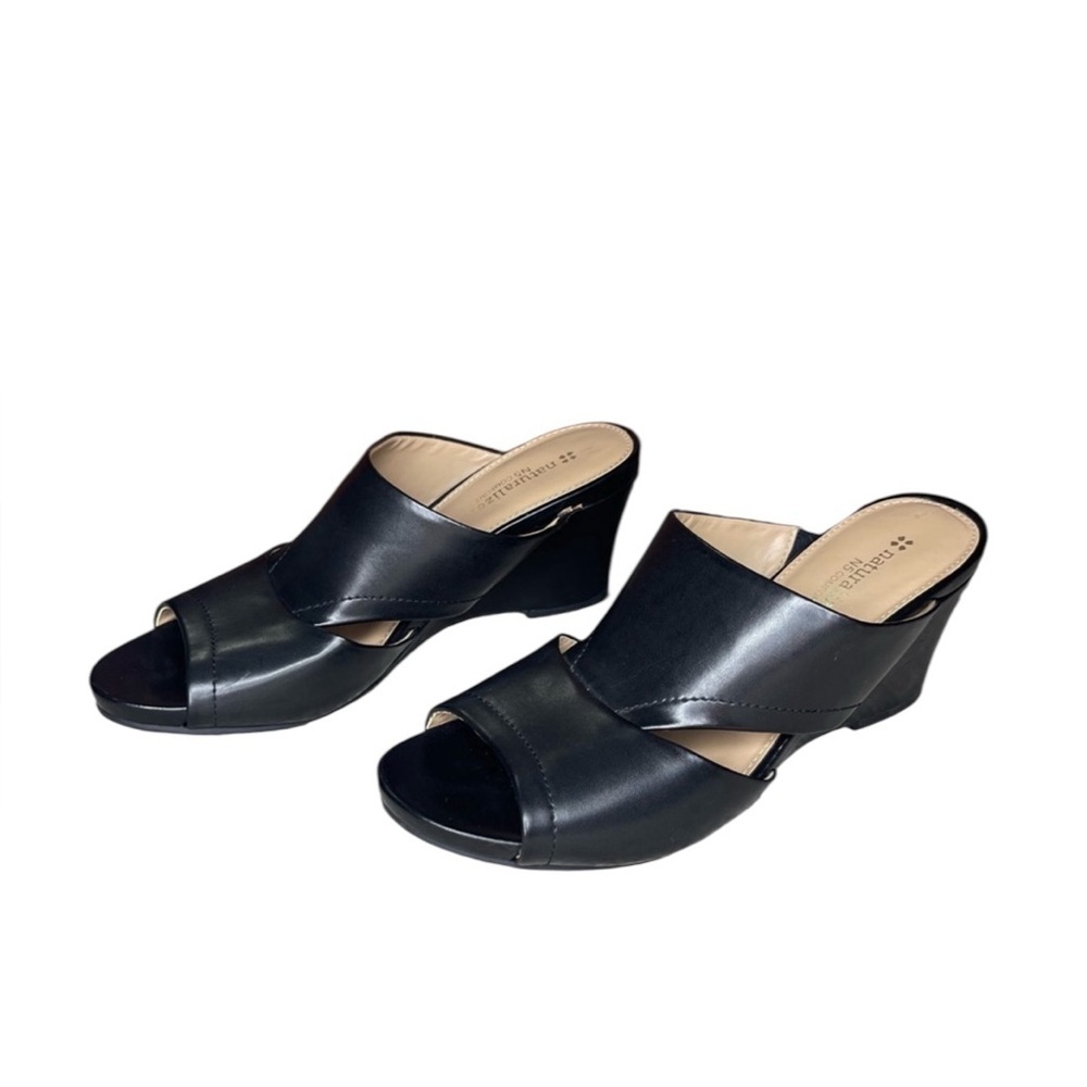 Naturalizer heeled sandals